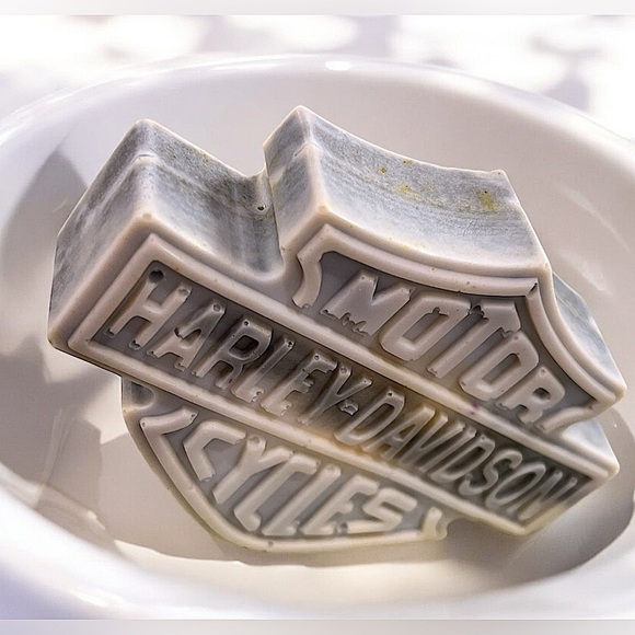 Sandalwood Harley Davidson Soap 5x3in 5oz HANDMADE Shea butter - Picture 2 of 3